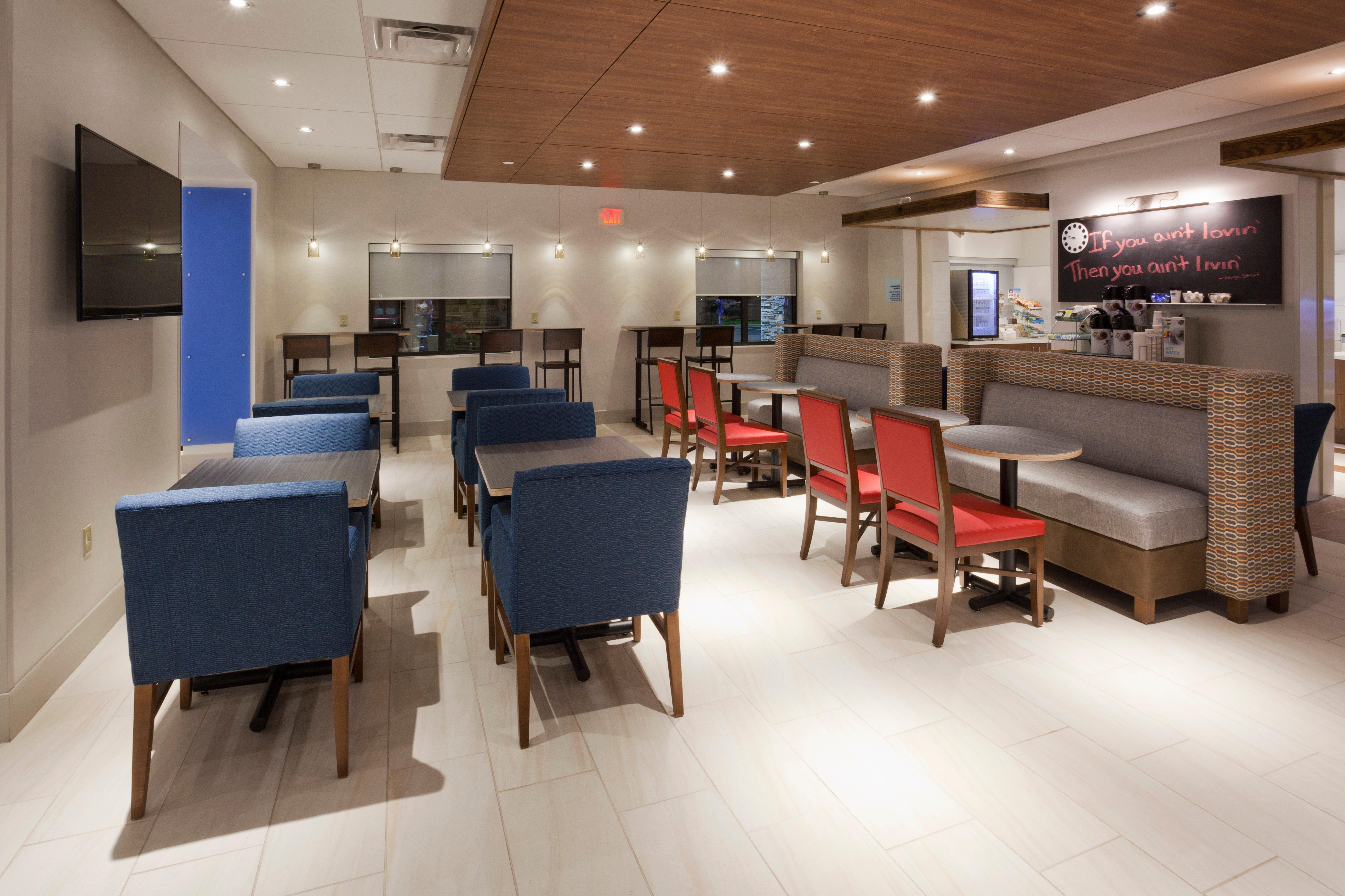 Holiday Inn Express Roseville-St. Paul By Ihg Екстериор снимка